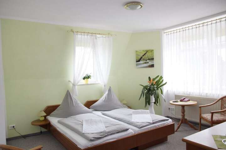 Room 9 of 39