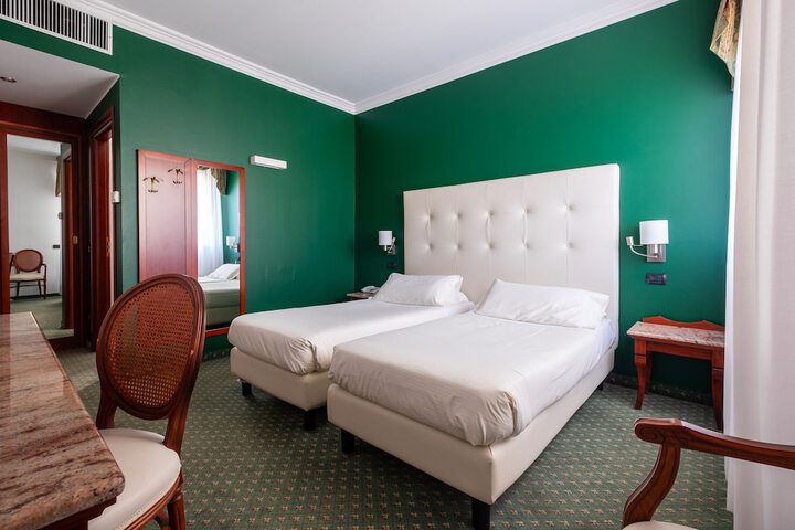 Room 20 of 31