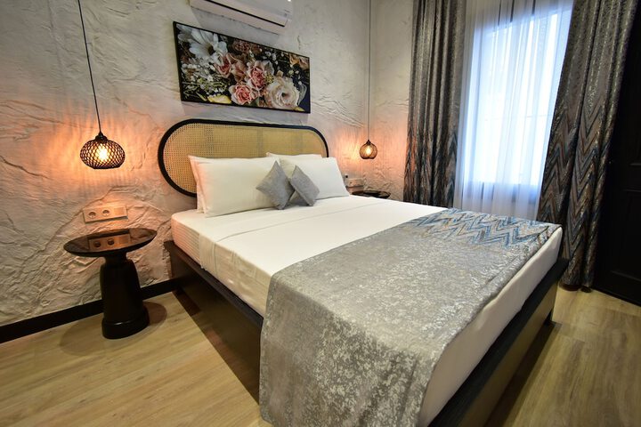 Room 15 of 35