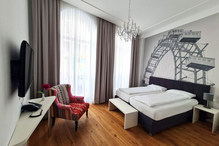 Room 4 of 20