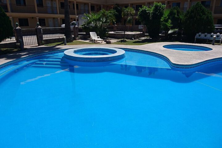 Pool Hotel