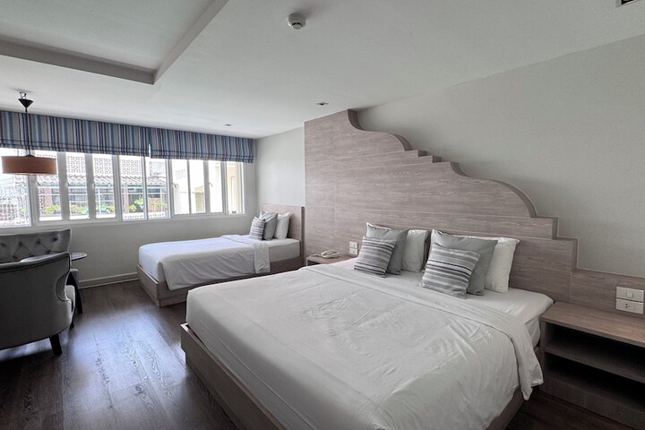 Room 16 of 44