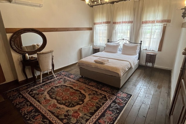 Room 14 of 23