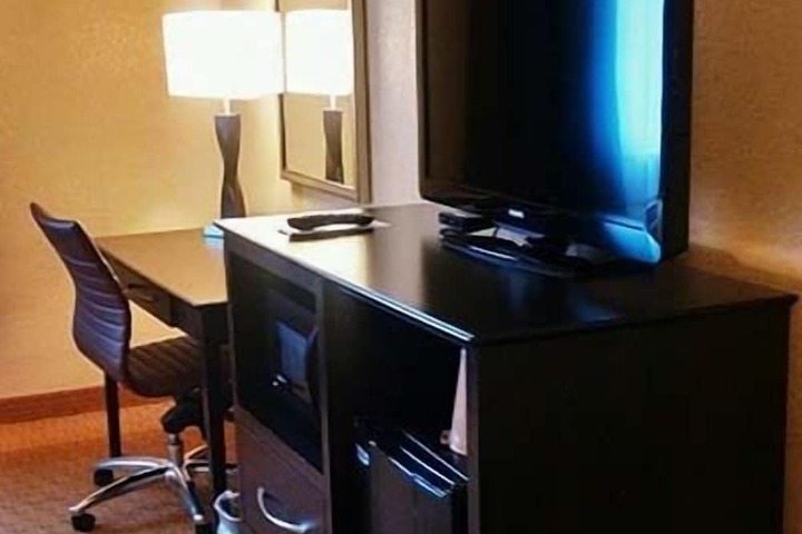 Room 7 of 14