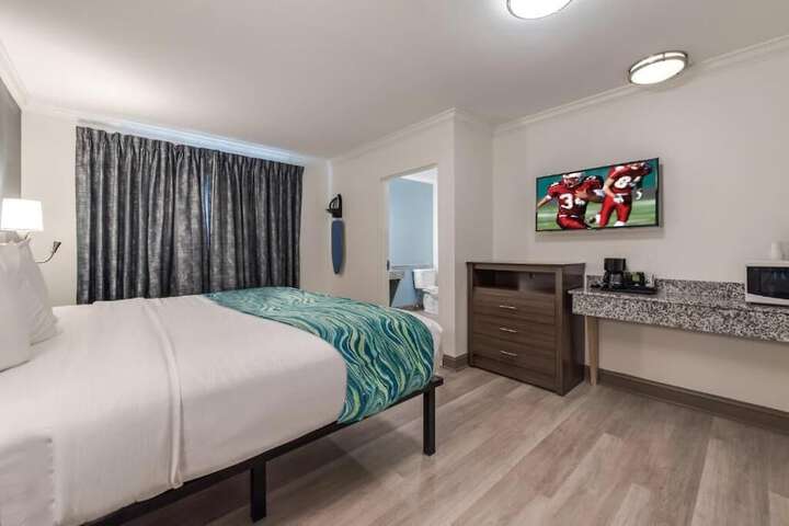 Room 9 of 32
