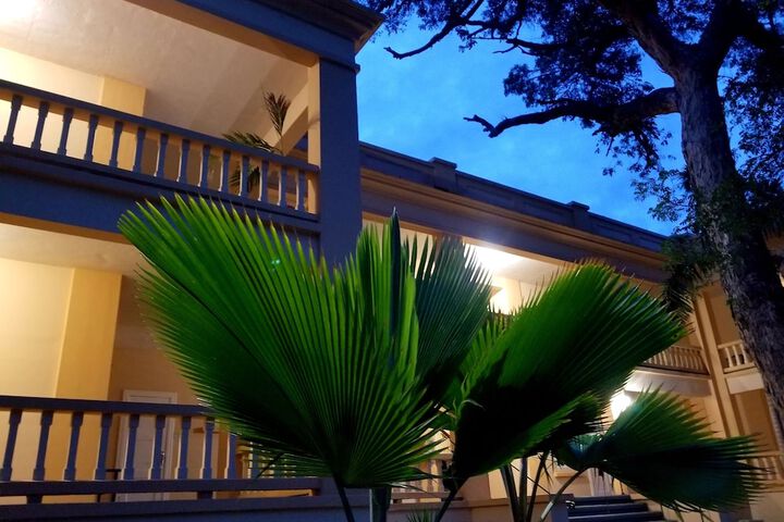 Hotel Exterior 34 of 45