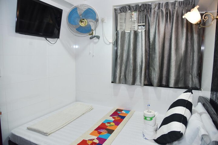 Room 25 of 60