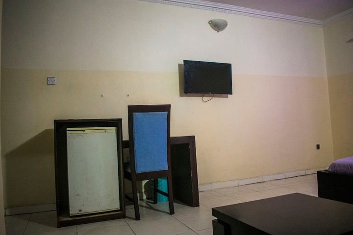 Room 18 of 50