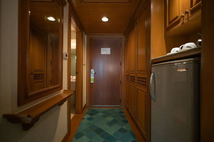 Room 11 of 71
