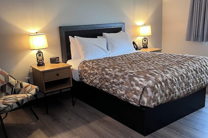 Room 6 of 30