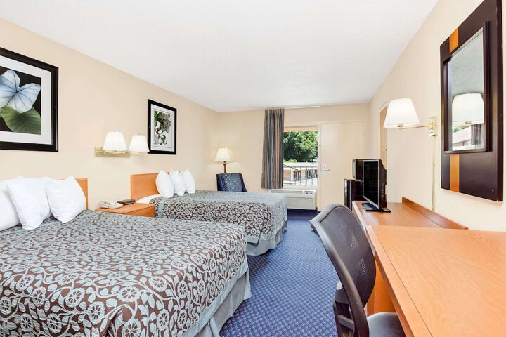 Room 5 of 15