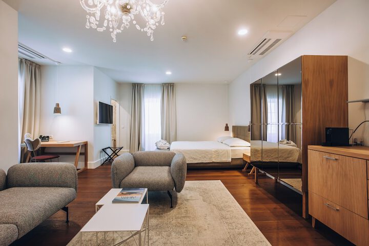 Room 82 of 219