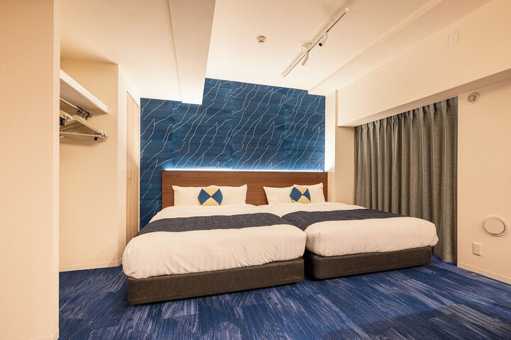 Room 49 of 104