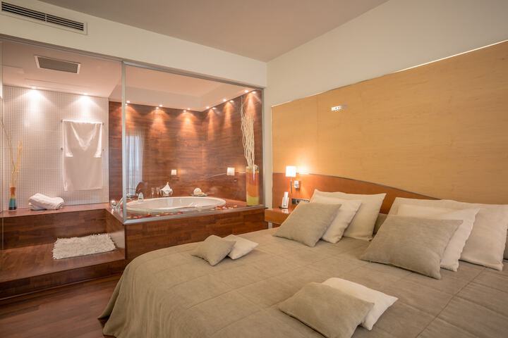 Room 10 of 35