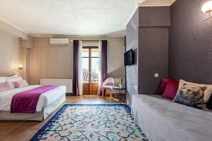 Room 34 of 47