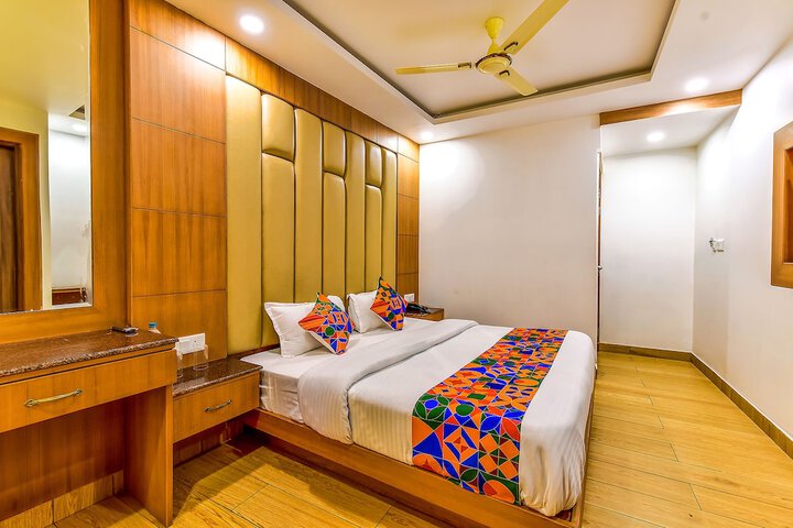 Room 9 of 30