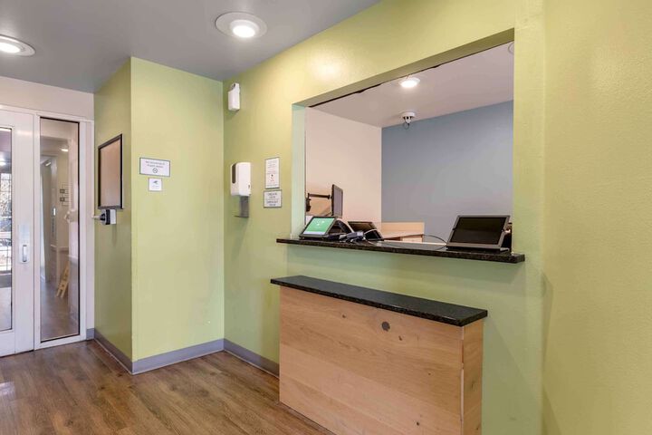 Hotel Interior 4 of 27