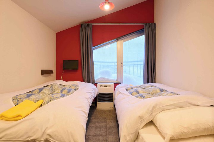 Room 52 of 93