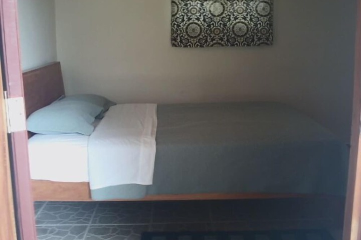 Room 13 of 27