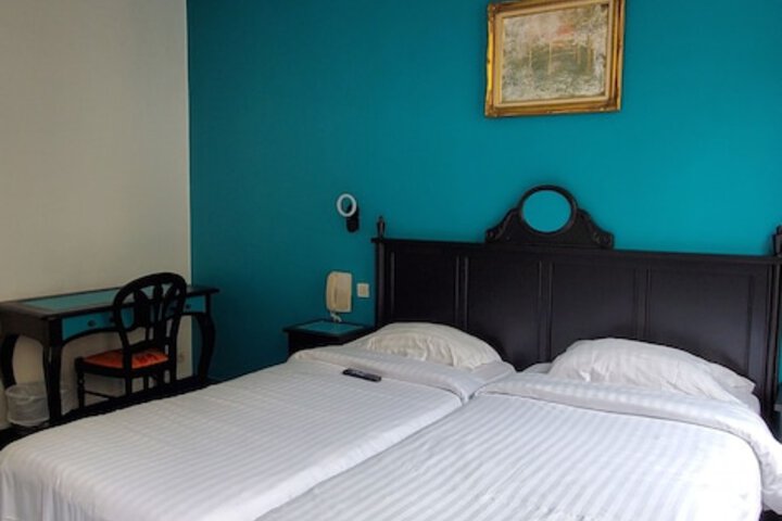 Room 44 of 99