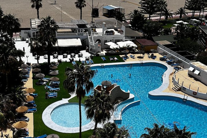 Pools & Facilities
