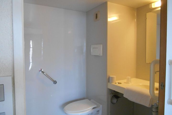 Room 15 of 41
