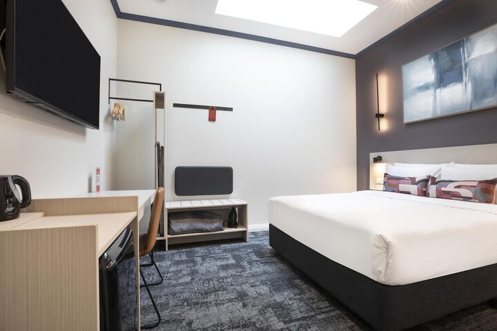 Room 7 of 62