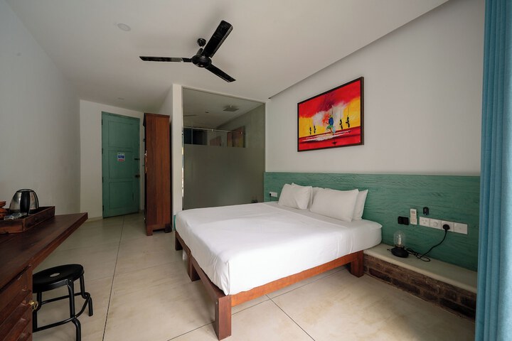 Room 4 of 40