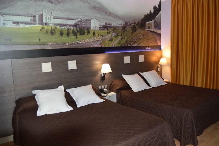 Room 4 of 34