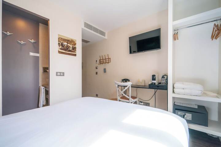 Room 5 of 54