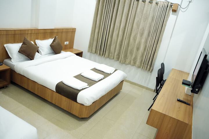 Room 7 of 42
