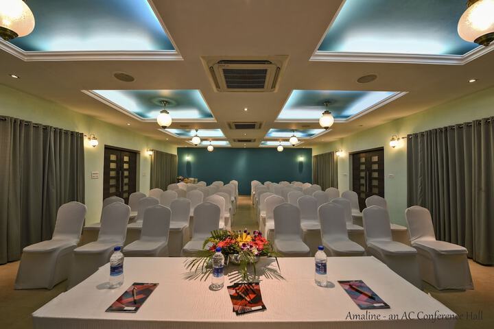 Ballroom/Hall 86 of 110