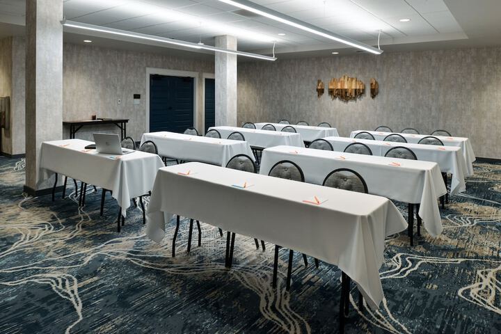Meeting facility