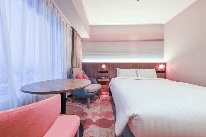 Room 22 of 38