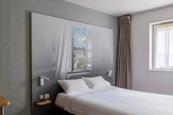 Room 7 of 23