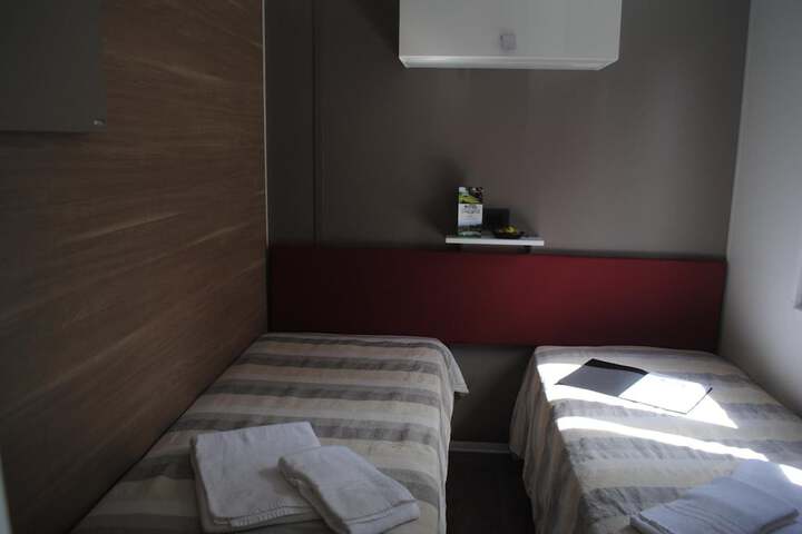 Room 5 of 63