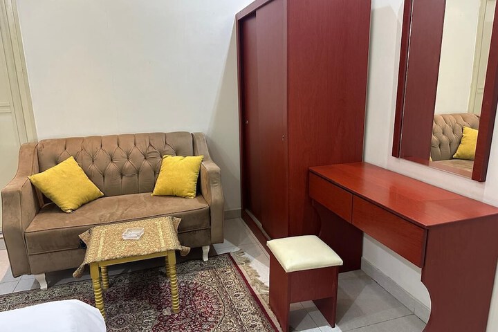 Room 13 of 52