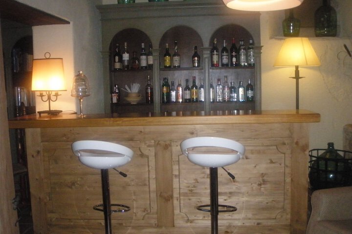 Lounge 16 of 48