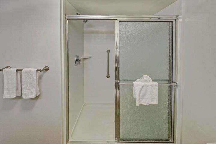 Room 32 of 42