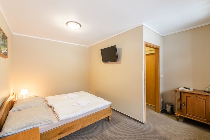Room 35 of 128