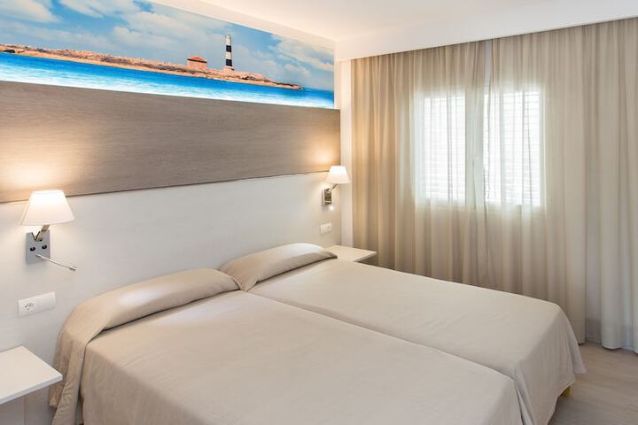 Room 2 of 36