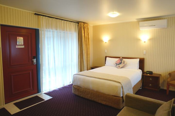 Room 14 of 43