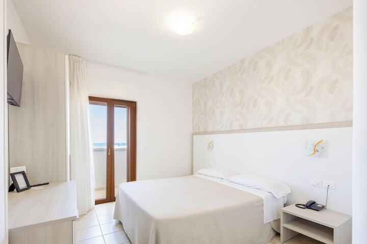 Room 26 of 125