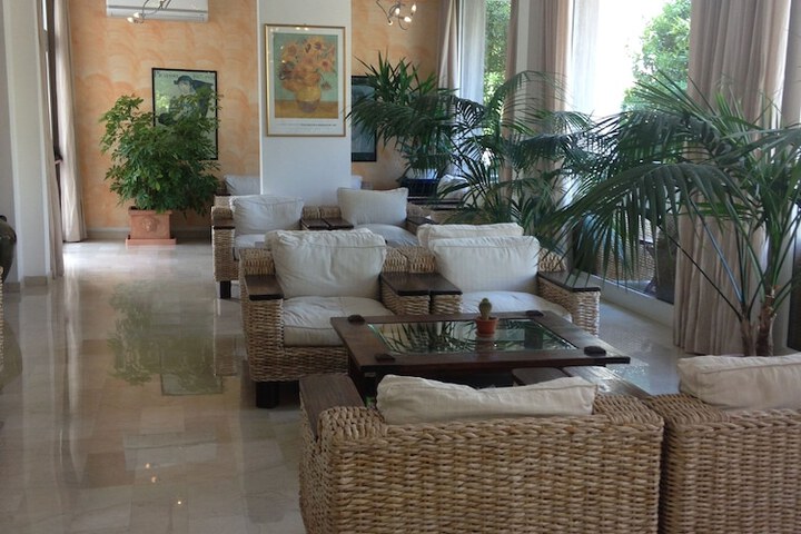Lobby sitting area