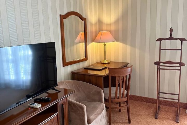 Room 75 of 177