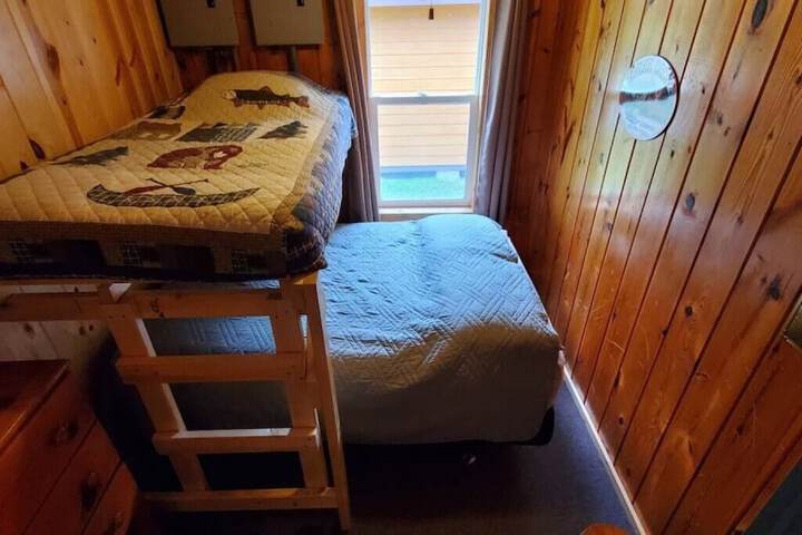 Room 38 of 195