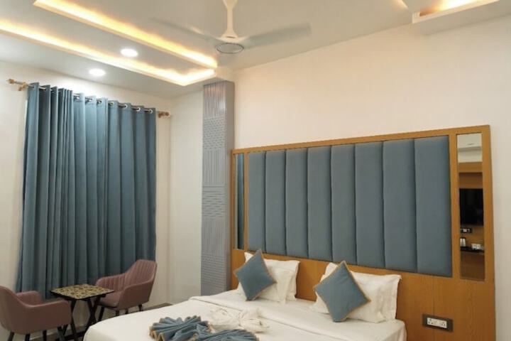 Room 3 of 13