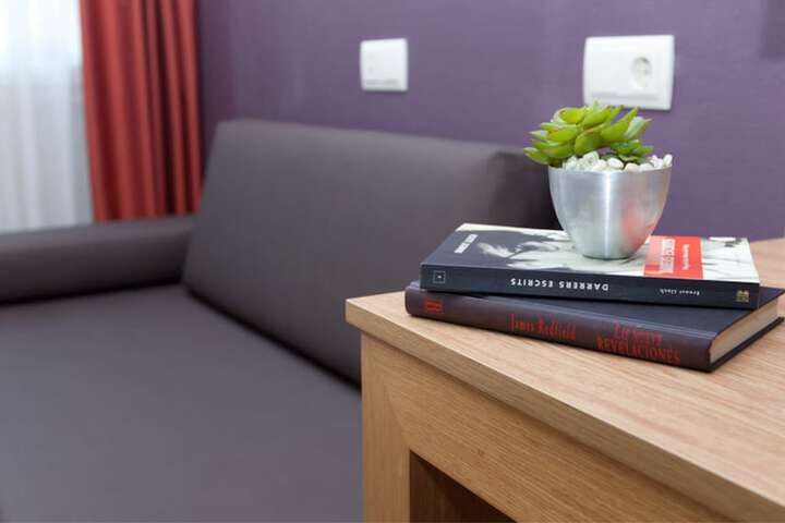 Room 8 of 48