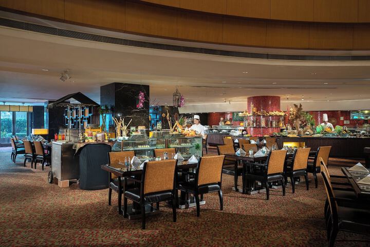 Dining 40 of 55