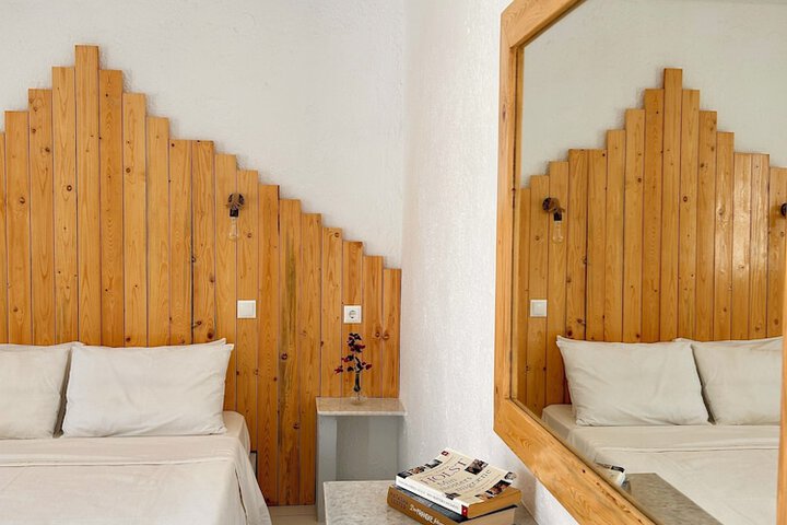 Room 5 of 52